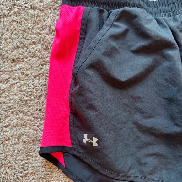 Under Armour Women's Athletic Shorts Black with Pink Accents Lined Size Medium - Picture 3 of 8